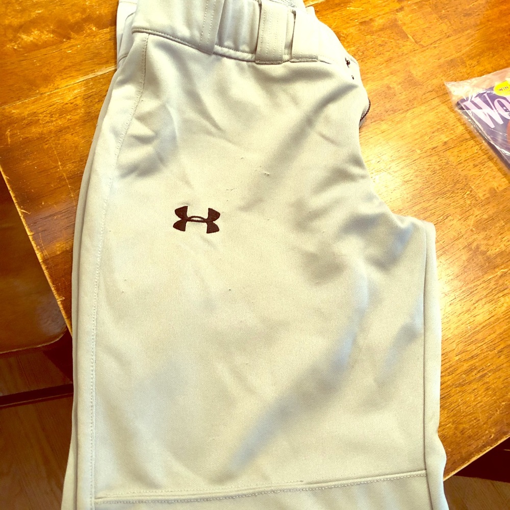 Men’s Under Armour practice gray pants
